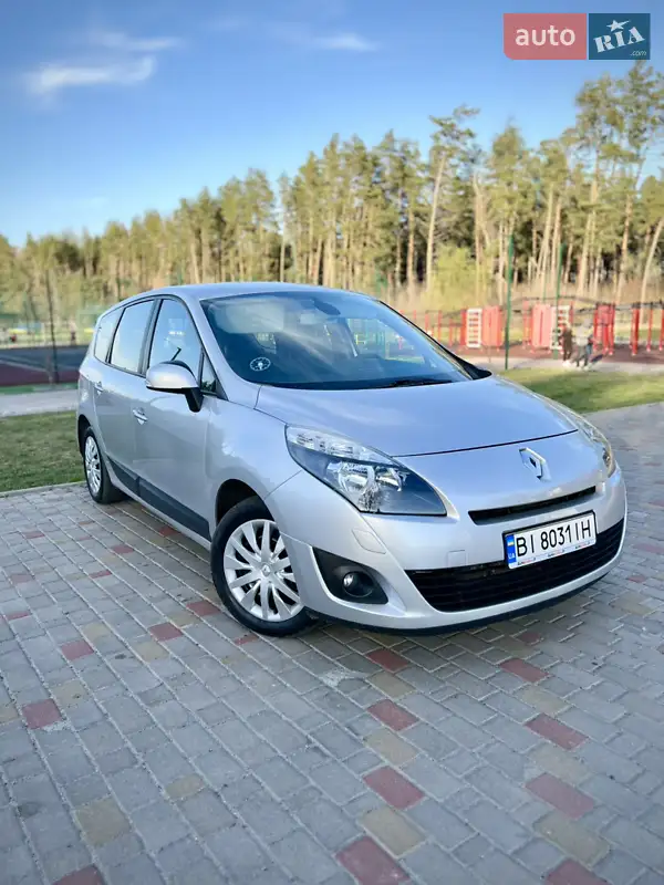 Мінівен Renault Grand Scenic 2010 в 
