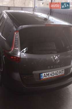 Минивэн Renault Grand Scenic 2014 в 