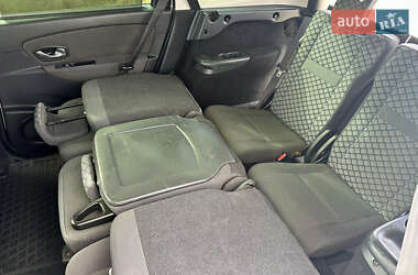 Минивэн Renault Grand Scenic 2011 в 