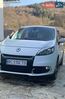 Минивэн Renault Grand Scenic 2012 в 