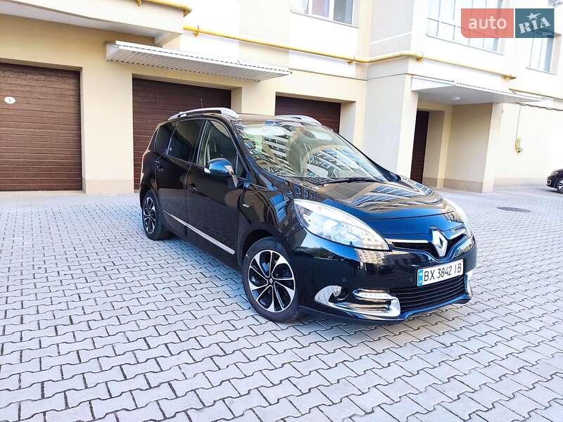 Минивэн Renault Grand Scenic 2015 в 