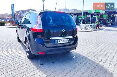 Минивэн Renault Grand Scenic 2015 в 