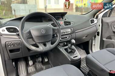 Минивэн Renault Grand Scenic 2009 в 