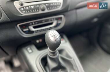 Минивэн Renault Grand Scenic 2009 в 