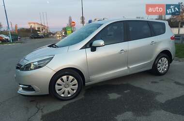 Минивэн Renault Grand Scenic 2015 в 