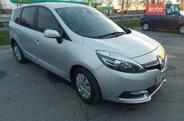 Минивэн Renault Grand Scenic 2015 в 