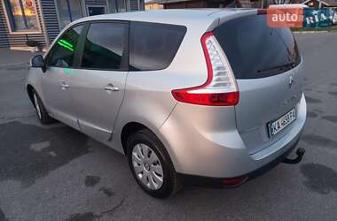 Минивэн Renault Grand Scenic 2015 в 
