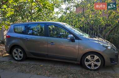 Минивэн Renault Grand Scenic 2009 в 