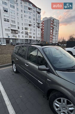 Минивэн Renault Grand Scenic 2005 в 