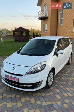 Минивэн Renault Grand Scenic 2012 в 