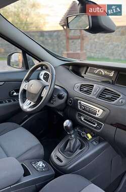 Минивэн Renault Grand Scenic 2012 в 