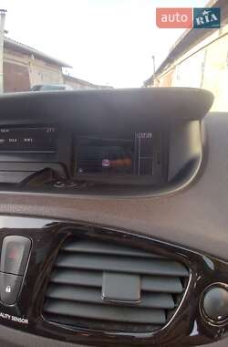 Мінівен Renault Grand Scenic 2012 в 
