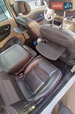 Мінівен Renault Grand Scenic 2012 в 