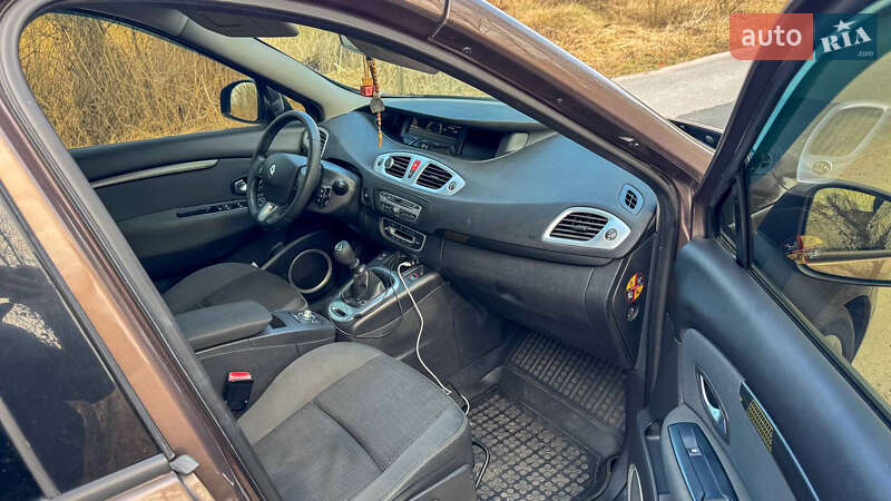 Минивэн Renault Grand Scenic 2009 в Обухове