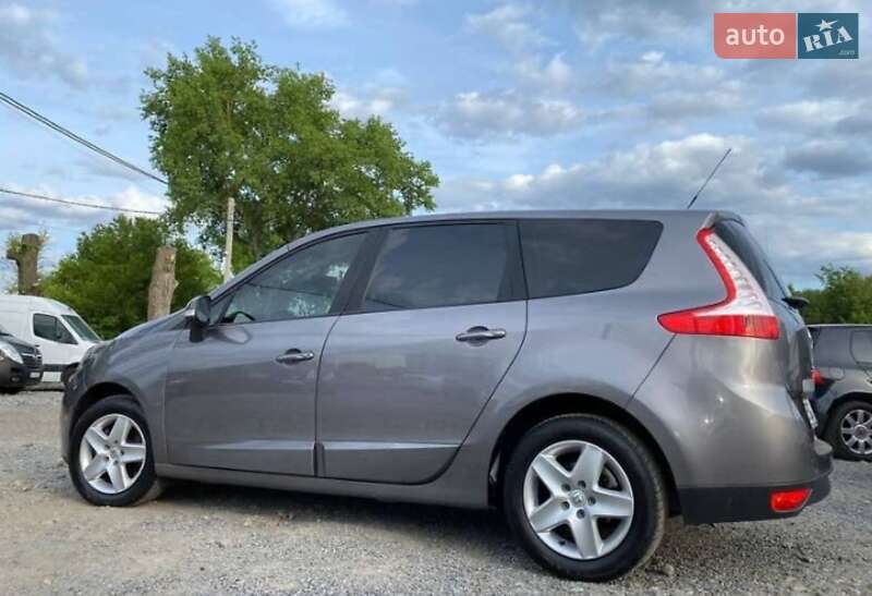 Минивэн Renault Grand Scenic 2014 в 