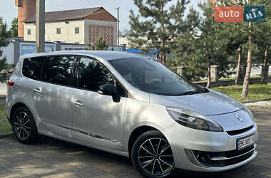 Минивэн Renault Grand Scenic 2012 в 