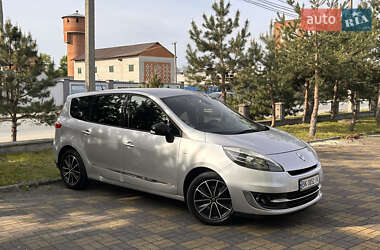 Минивэн Renault Grand Scenic 2012 в 