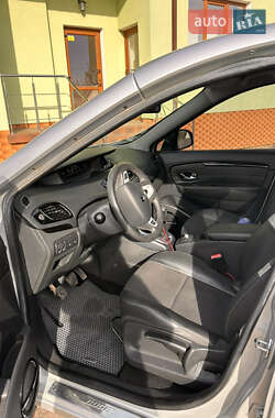 Минивэн Renault Grand Scenic 2012 в 