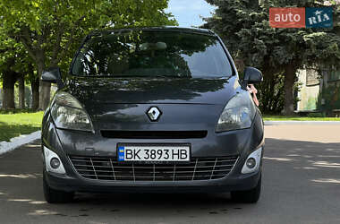 Минивэн Renault Grand Scenic 2009 в 