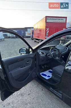 Мінівен Renault Grand Scenic 2013 в 