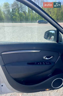 Минивэн Renault Grand Scenic 2011 в 