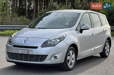 Минивэн Renault Grand Scenic 2011 в 