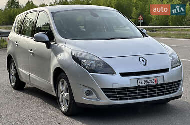 Минивэн Renault Grand Scenic 2011 в 