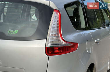 Минивэн Renault Grand Scenic 2011 в 
