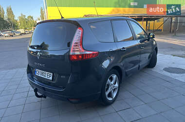 Минивэн Renault Grand Scenic 2010 в 