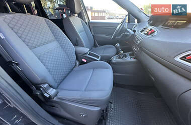 Минивэн Renault Grand Scenic 2010 в 