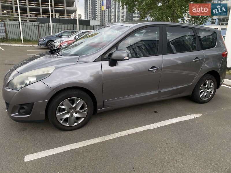 Renault Grand Scenic 2011