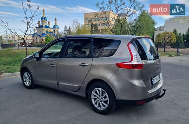 Мінівен Renault Grand Scenic 2012 в 