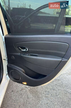 Минивэн Renault Grand Scenic 2012 в 