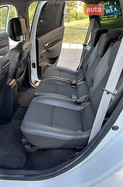 Минивэн Renault Grand Scenic 2012 в 