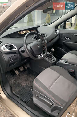 Минивэн Renault Grand Scenic 2013 в 