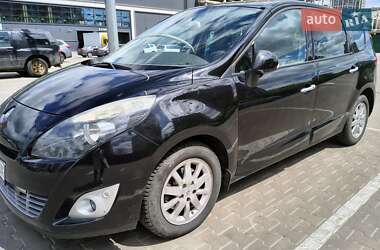 Минивэн Renault Grand Scenic 2011 в 