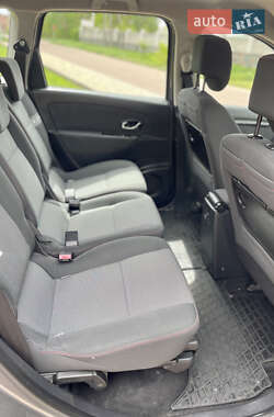 Мінівен Renault Grand Scenic 2013 в 