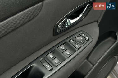 Минивэн Renault Grand Scenic 2011 в 