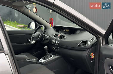 Минивэн Renault Grand Scenic 2011 в 