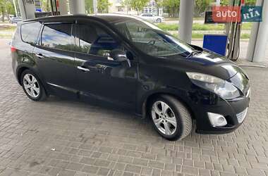 Мінівен Renault Grand Scenic 2011 в 