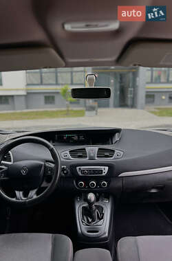 Минивэн Renault Grand Scenic 2013 в 