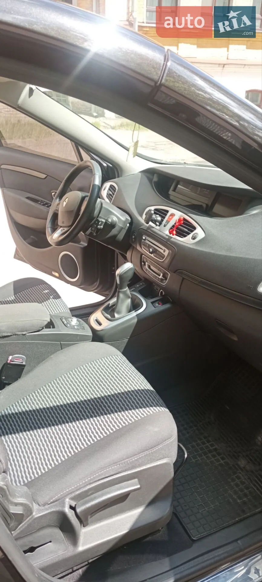 2010 Renault Scenic - мініатюра 15