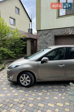 Минивэн Renault Grand Scenic 2009 в 