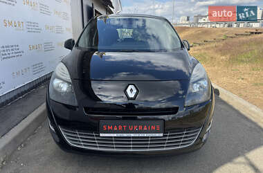 Минивэн Renault Grand Scenic 2010 в 
