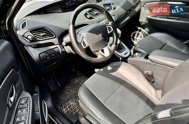 Минивэн Renault Grand Scenic 2012 в 