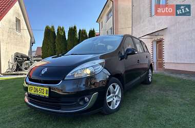Минивэн Renault Grand Scenic 2013 в 