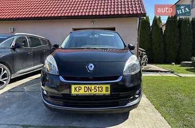 Минивэн Renault Grand Scenic 2013 в 