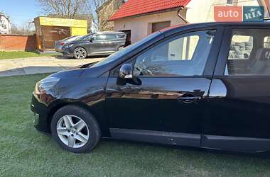 Минивэн Renault Grand Scenic 2013 в 