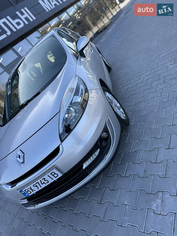 Renault Grand Scenic 2012