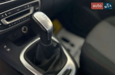 Минивэн Renault Grand Scenic 2013 в 